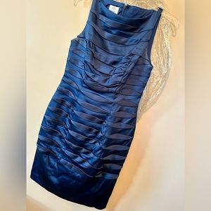 Variety of very nice dresses.  All in excellent condition!